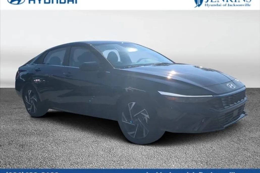 2025 Hyundai Elantra SEL Convenience photo 1
