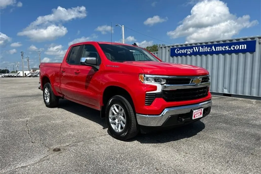 2026 Chevrolet Silverado 1500 LT photo 1