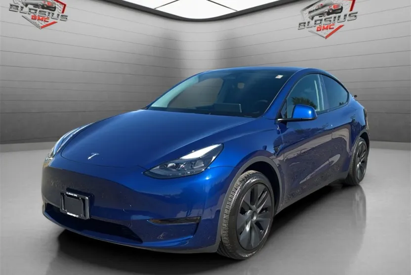 2024 Tesla Model Y Long Range photo 1