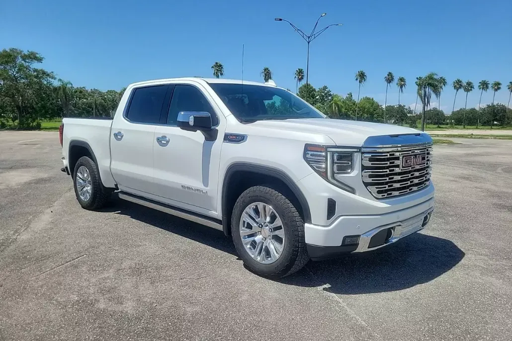 2023 Gmc Sierra Denali photo 1
