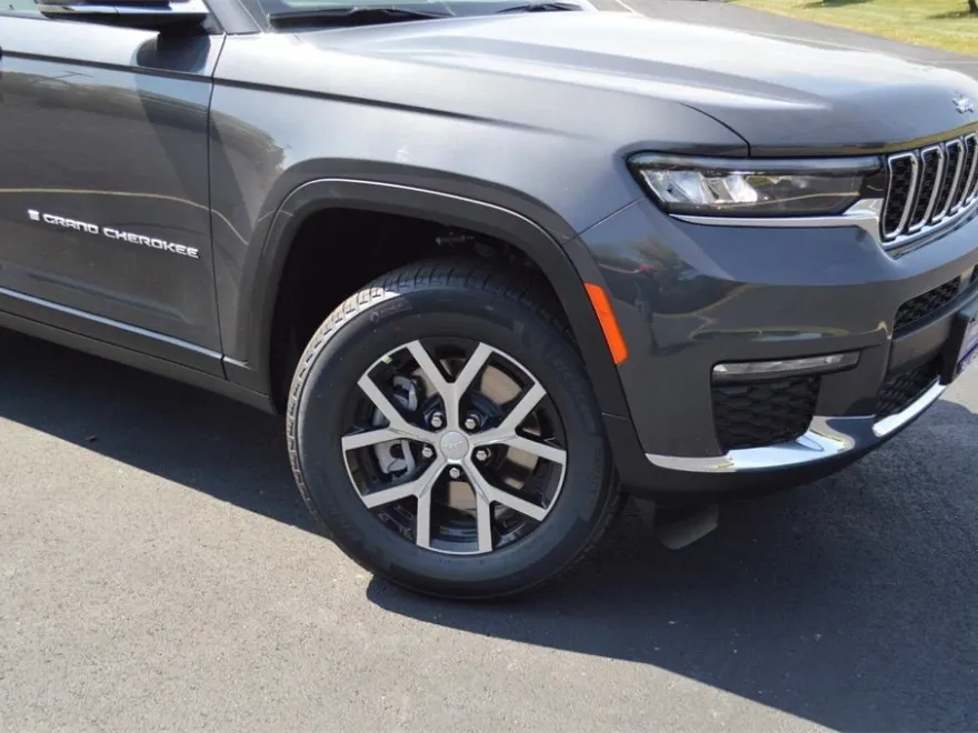 2025 Jeep Grand Cherokee Limited photo 1