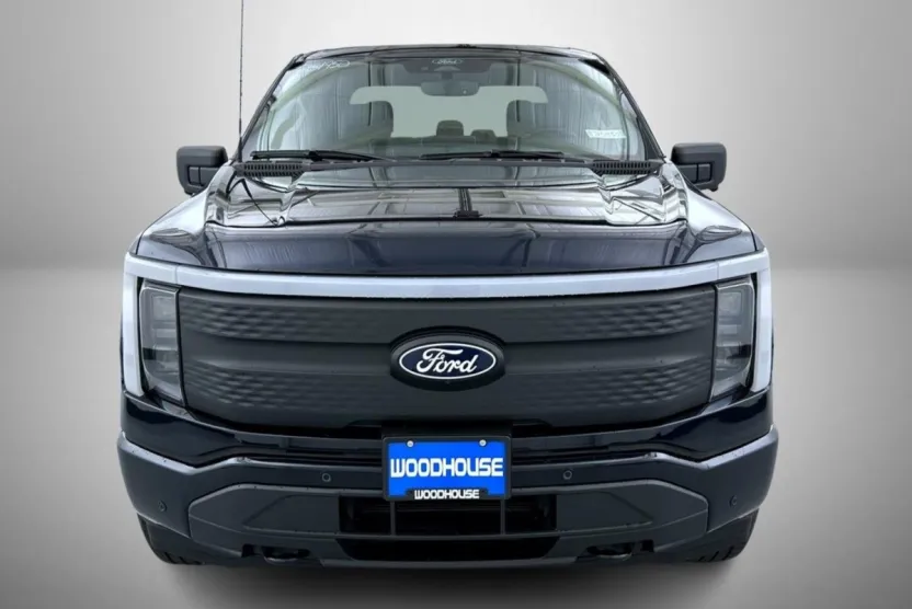 2025 Ford F-150 Lightning photo 1