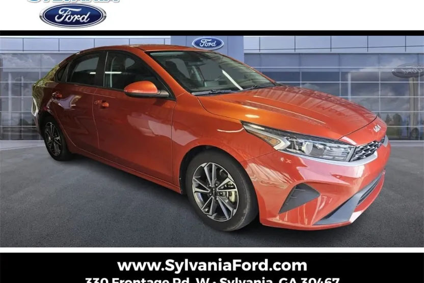 2023 Kia Forte LXS photo 1