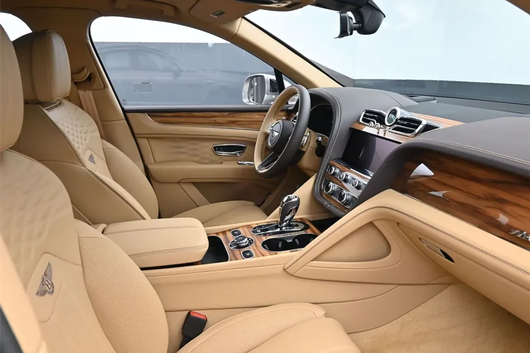 2025 Bentley Bentayga Azure photo 1