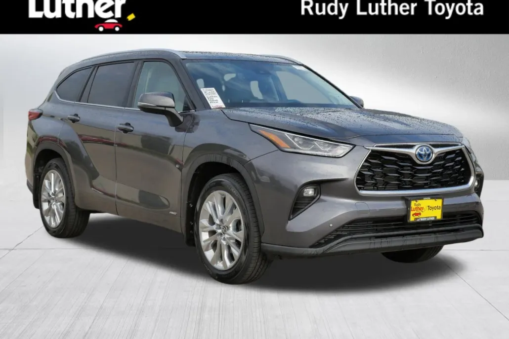 2023 Toyota Highlander Hybrid Limited photo 1