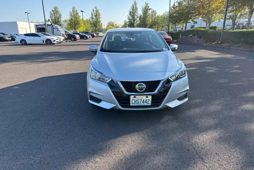2020 Nissan Versa 1.6 SV photo 1