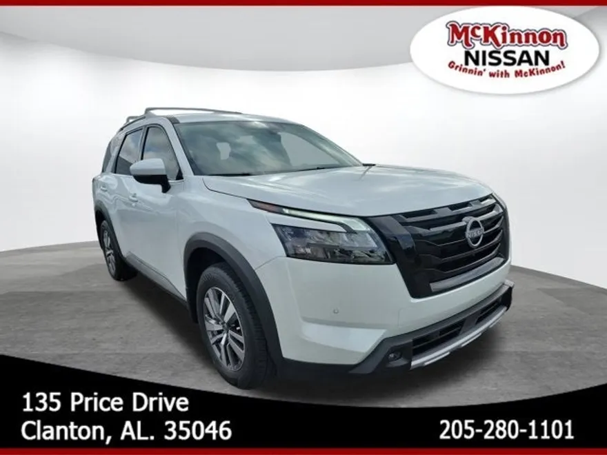 2025 Nissan Pathfinder SL photo 1