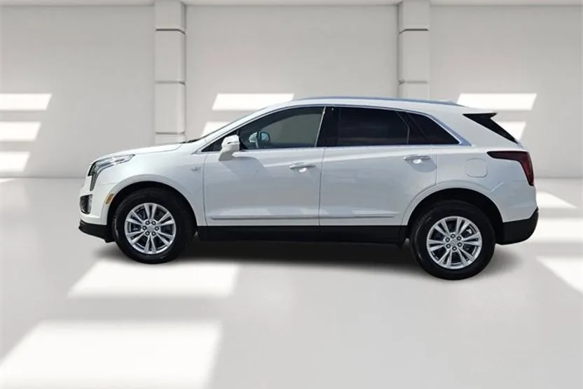 2025 Cadillac XT5 Luxury photo 1