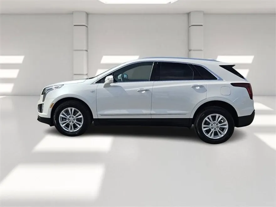 2025 Cadillac XT5 Luxury photo 1