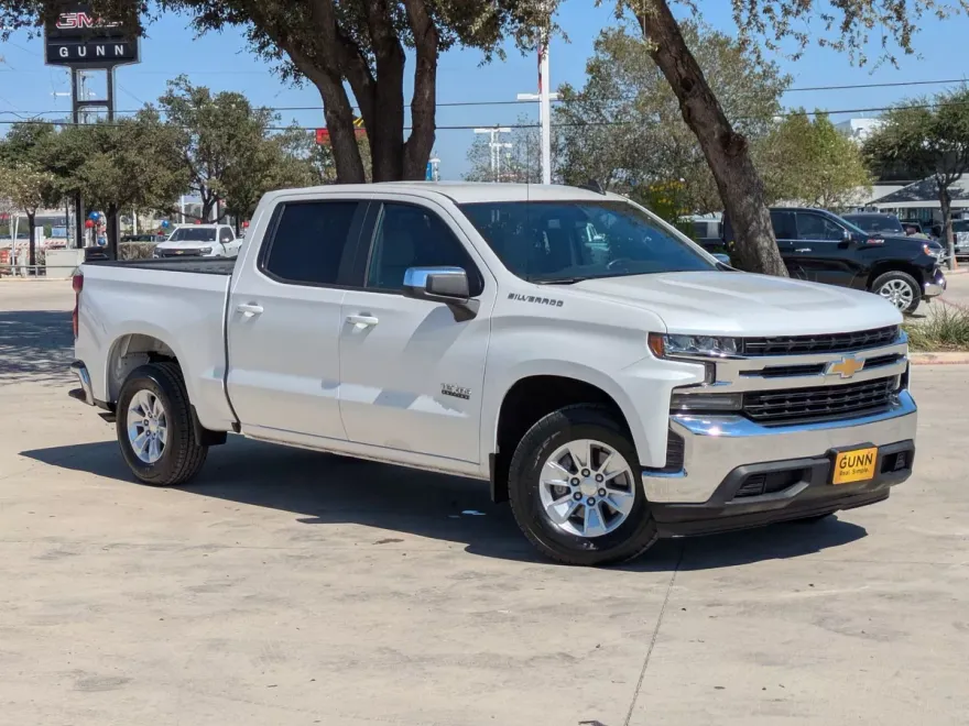 2020 Chevrolet Silverado LT photo 1