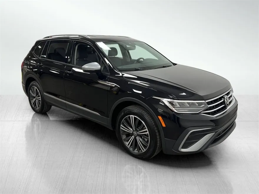 2024 Volkswagen Tiguan Wolfsburg Edition photo 1