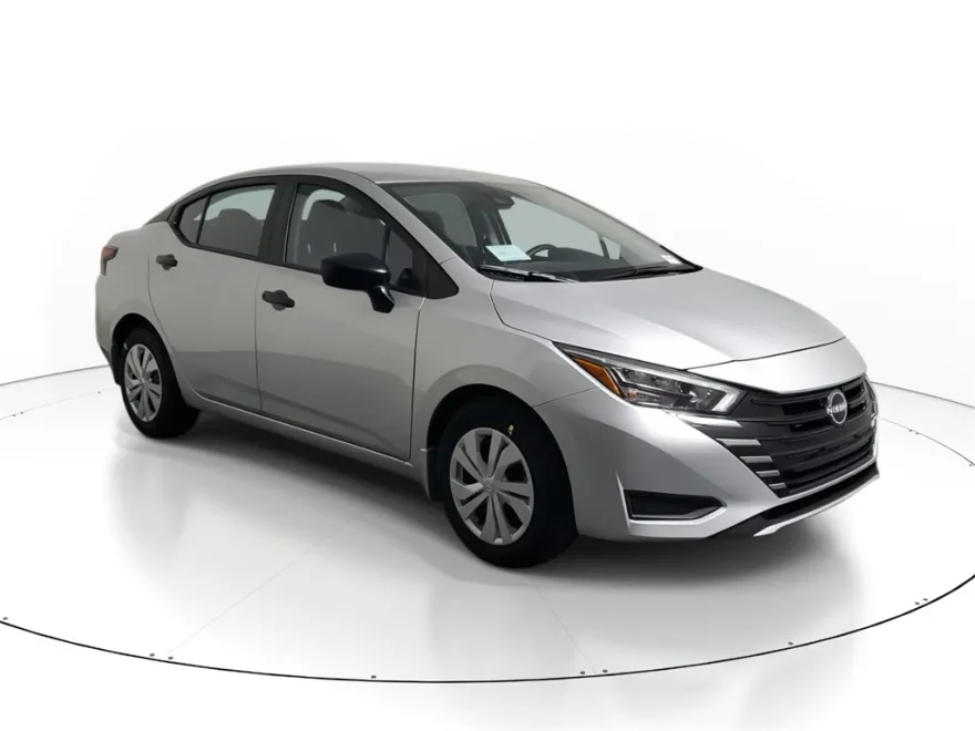 2025 Nissan Versa 1.6 S photo 1
