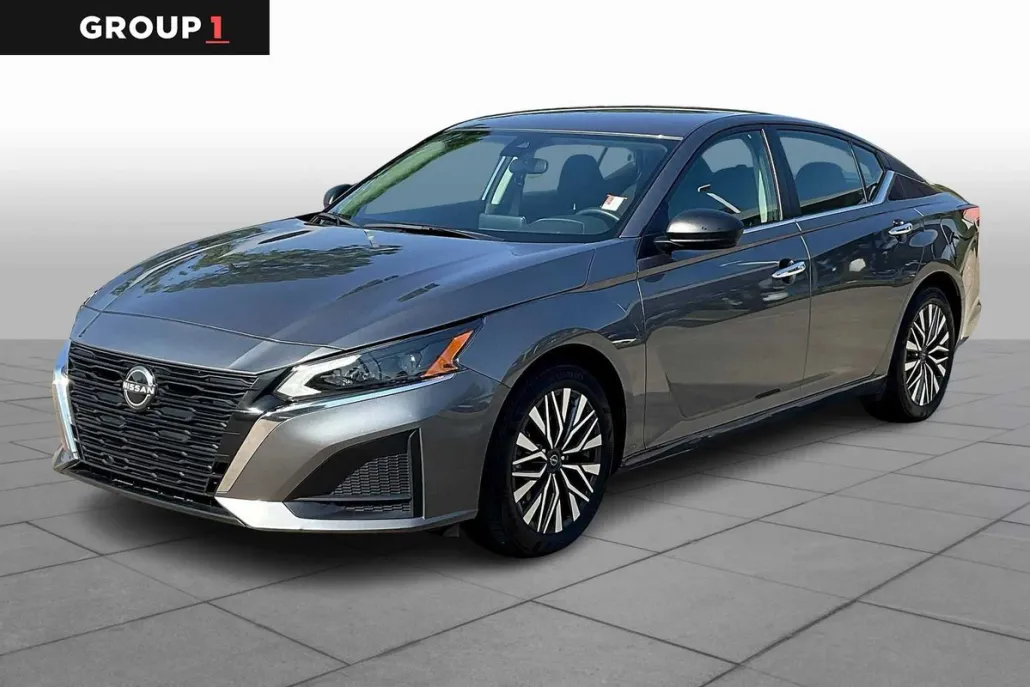 2024 Nissan Altima 2.5 SV photo 1