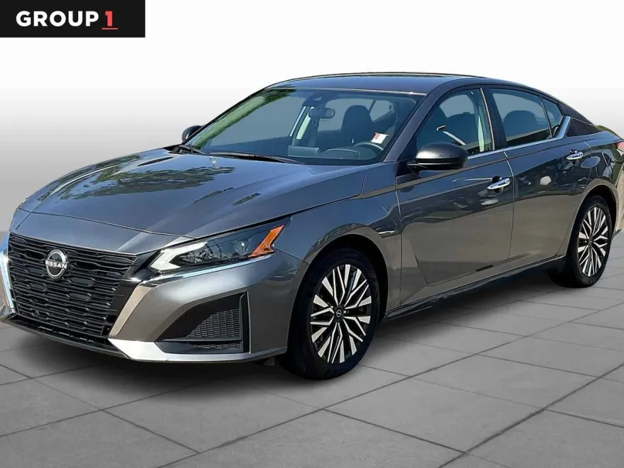2024 Nissan Altima 2.5 SV photo 1