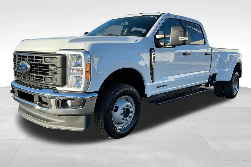 2023 Ford F-350 photo 1