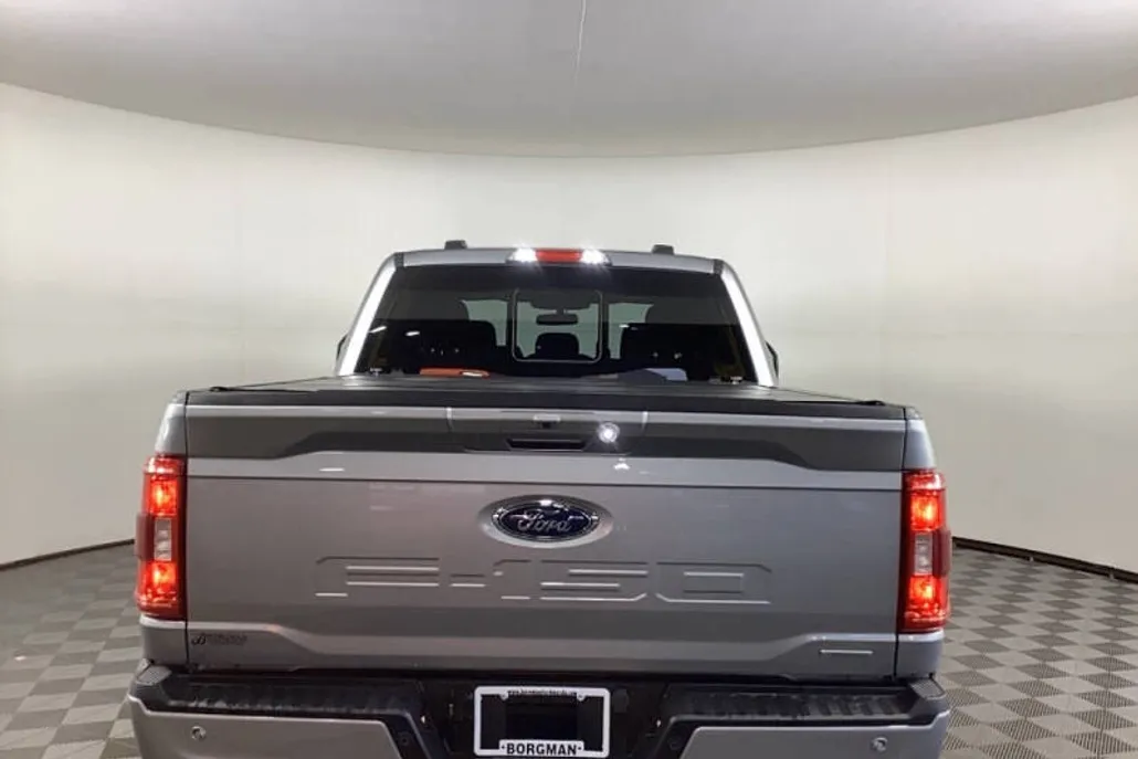 2023 Ford F-150 XLT photo 1