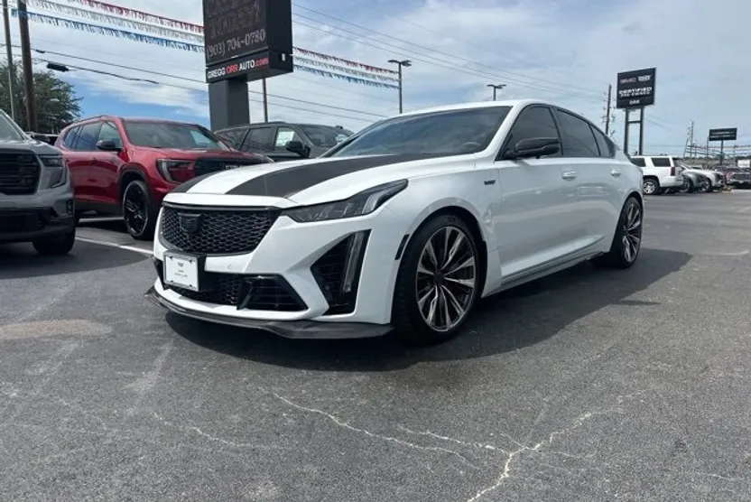 2023 Cadillac CT5 V photo 1