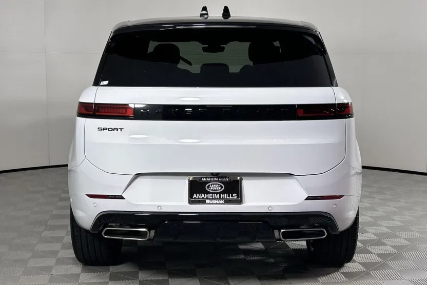 2025 Land Rover Range Rover Sport SE photo 1