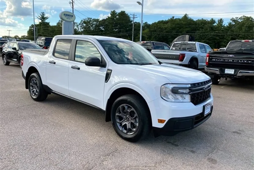 2023 Ford Maverick XLT photo 1