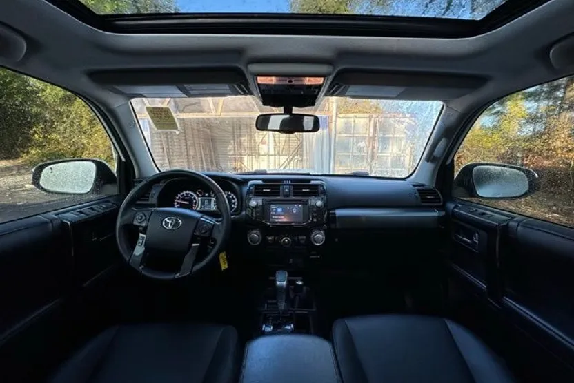 2019 Toyota 4Runner TRD Off-Road Premium photo 1