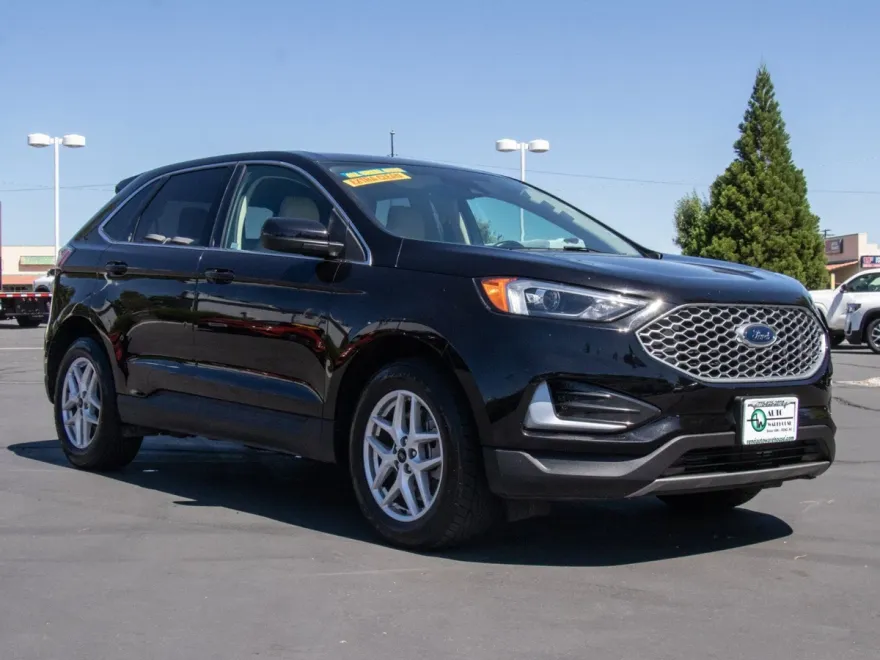 2023 Ford Edge SEL photo 1