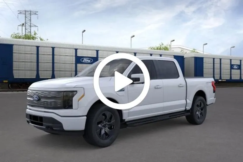 2025 Ford F-150 Lightning Lariat photo 1