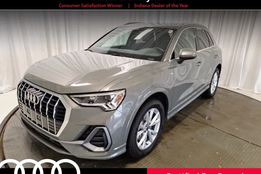 2024 Audi Q3 45 TFSI S line Premium photo 1