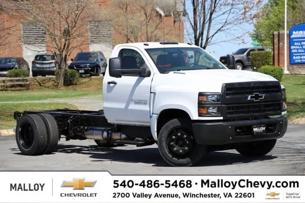 2024 Chevrolet Silverado 5500HD Work Truck photo 1