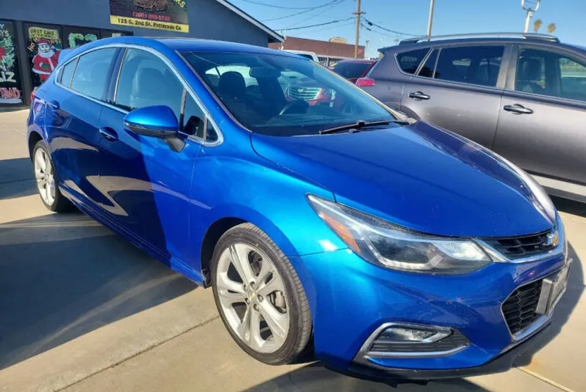2018 Chevrolet Cruze Premier photo 1