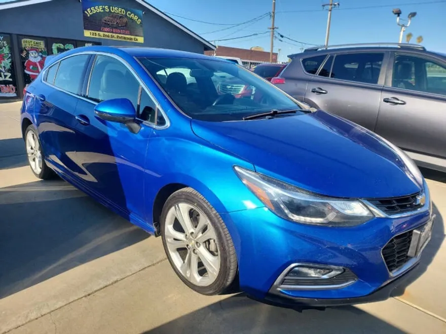 2018 Chevrolet Cruze Premier photo 1