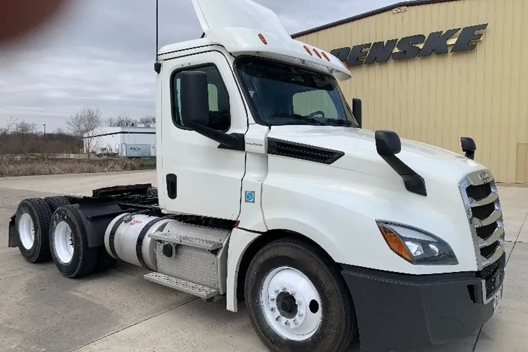 2019 Freightliner Cascadia 126" Day cab photo 1