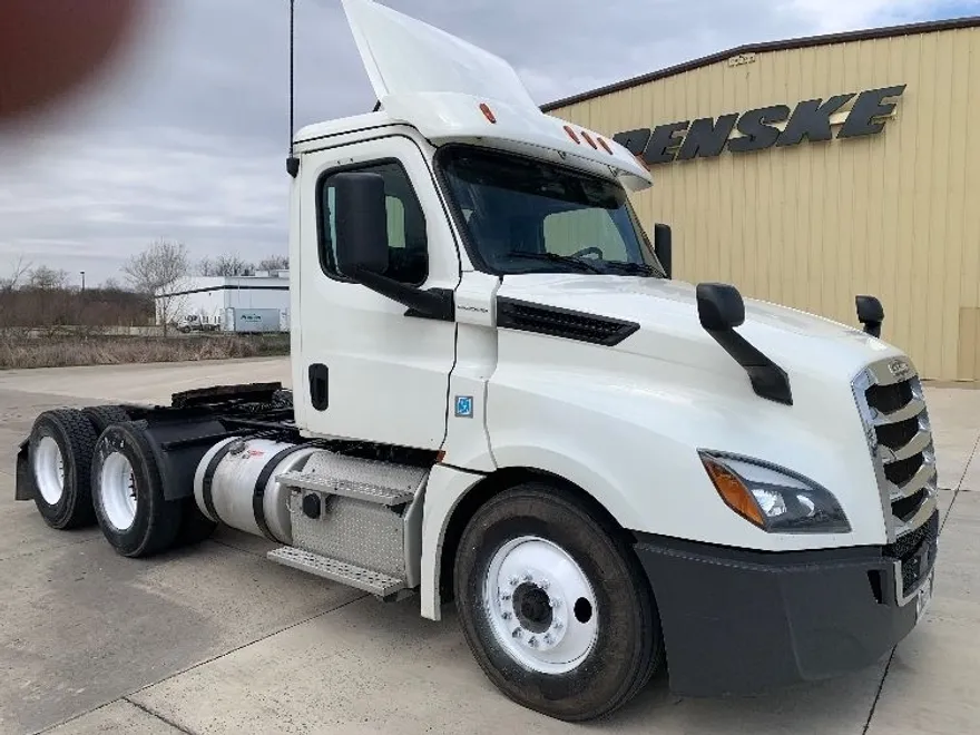 2019 Freightliner Cascadia 126" Day cab photo 1