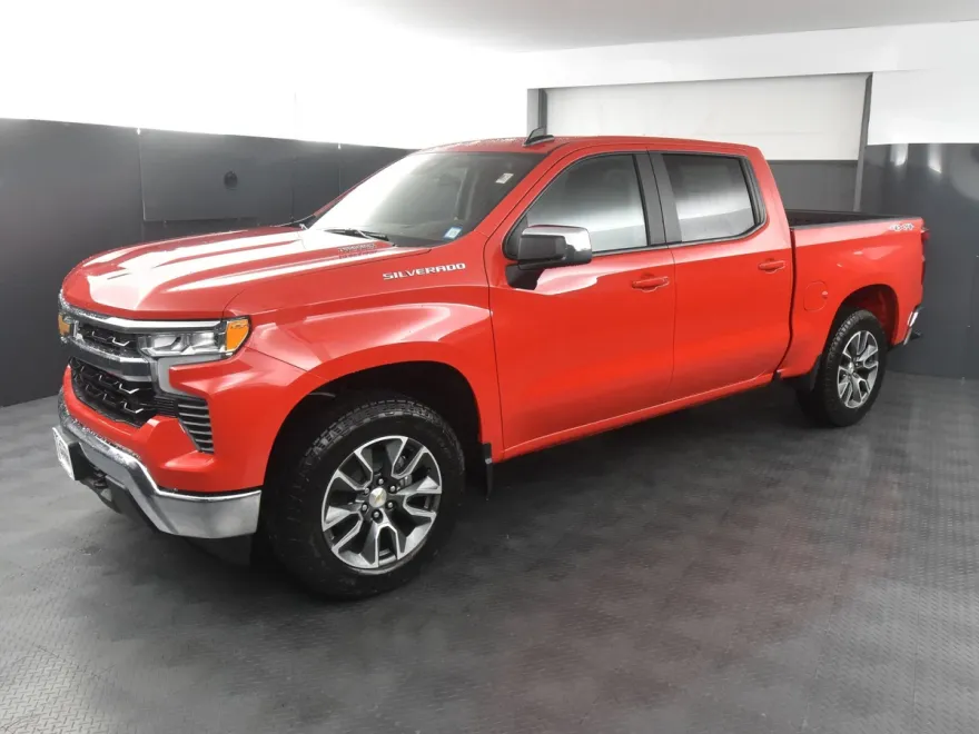 2025 Chevrolet Silverado 1500 LT photo 1