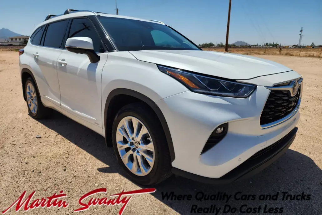 2023 Toyota Highlander Hybrid Limited photo 1