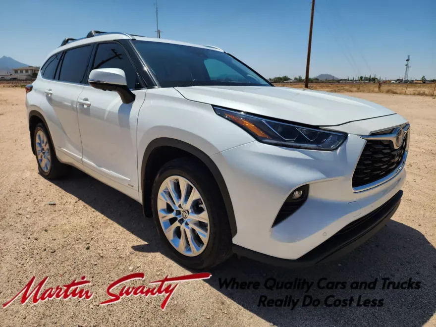 2023 Toyota Highlander Hybrid Limited photo 1