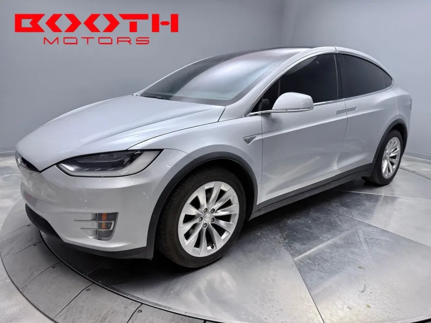 2016 Tesla Model X 90D photo 1