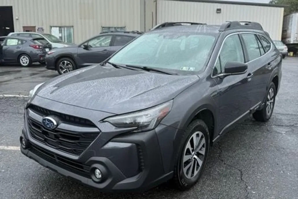 2023 Subaru Outback 2.5i photo 1