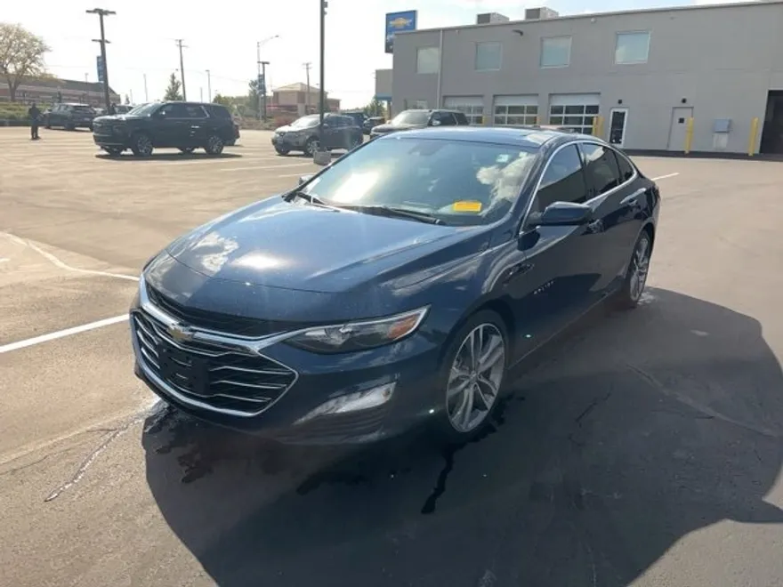 2021 Chevrolet Malibu 1LT photo 1
