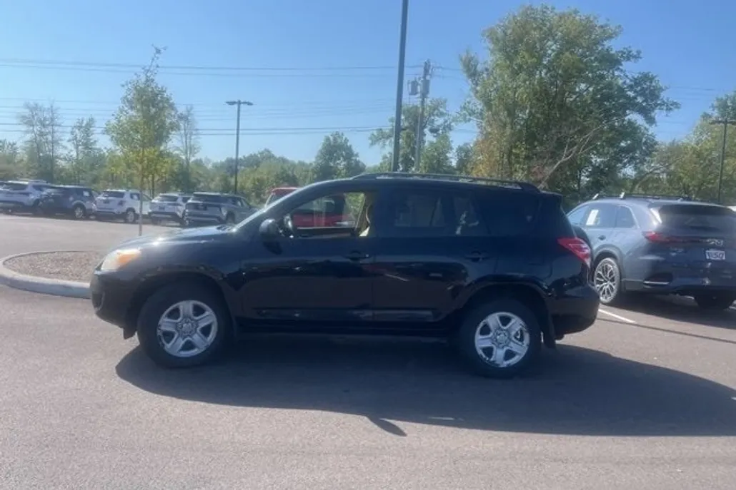 2010 Toyota RAV4 photo 1