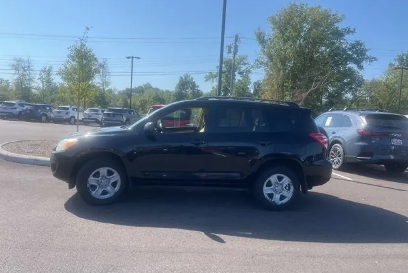 2010 Toyota RAV4 photo 1