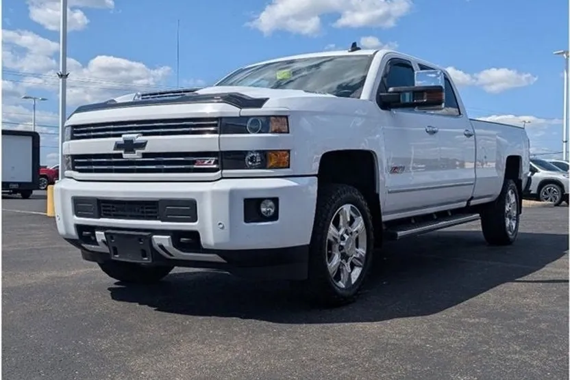 2017 Chevrolet Silverado 2500HD LTZ photo 1