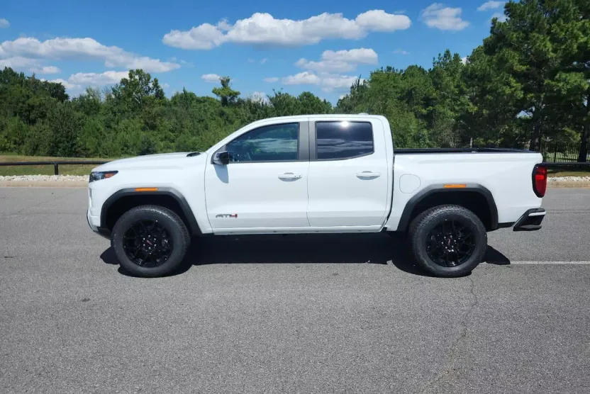 2026 Gmc Canyon AT4 photo 1
