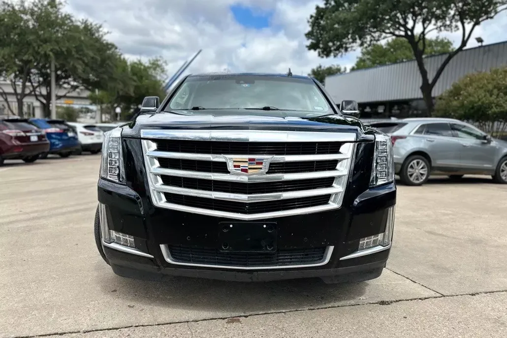 2018 Cadillac Escalade ESV Luxury photo 1