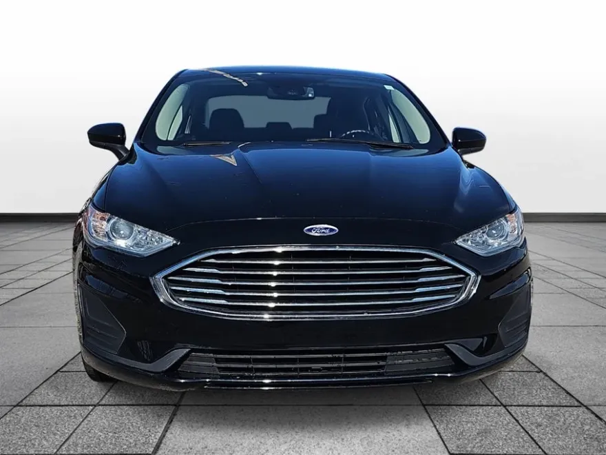 2020 Ford Fusion SE photo 1