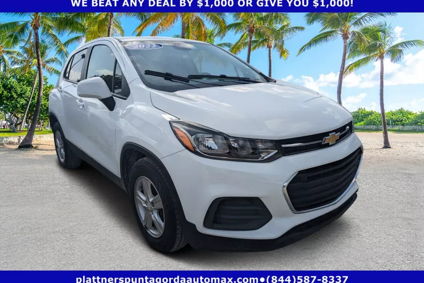 2022 Chevrolet Trax LS photo 1