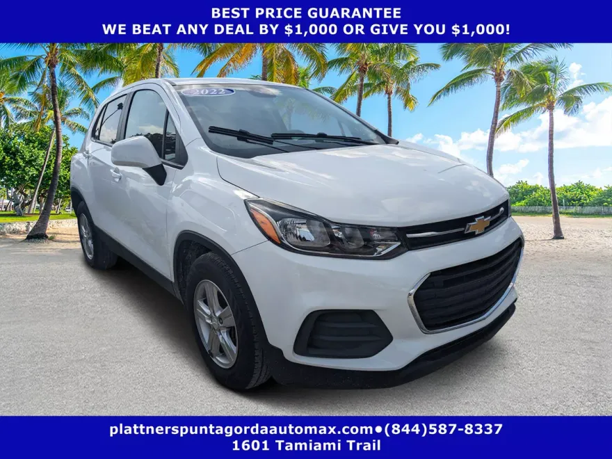 2022 Chevrolet Trax LS photo 1