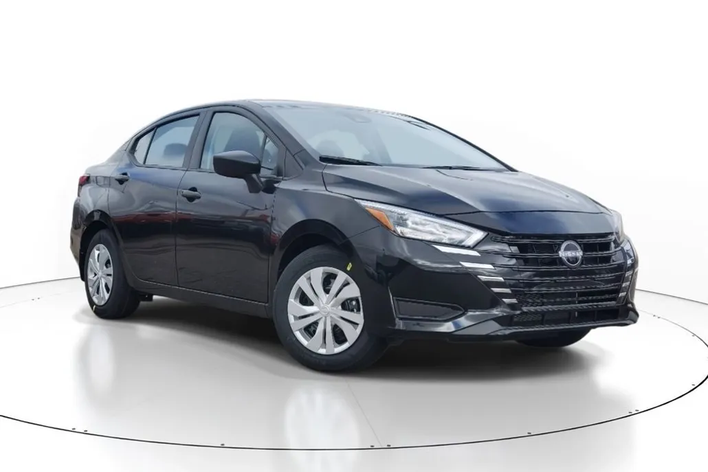 2025 Nissan Versa S photo 1