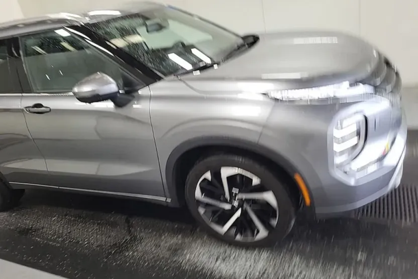 2022 Mitsubishi Outlander SEL GT photo 1