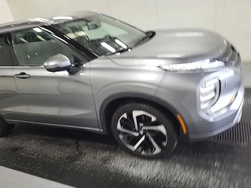 2022 Mitsubishi Outlander SEL GT photo 1