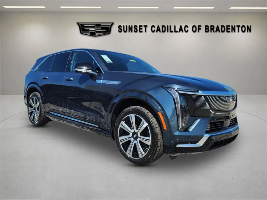 2025 Cadillac Escalade IQ Luxury photo 1